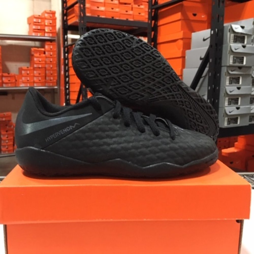 Nike Junior Hypervenom 3 Academy IC Soccer Shoes!